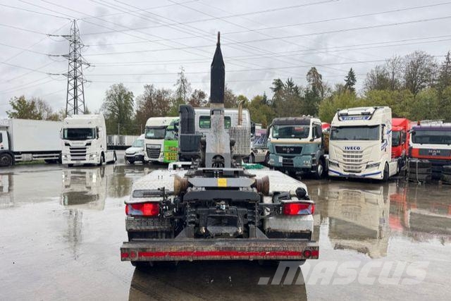 Volvo FMX-460 8x4 UT26 その他トラック