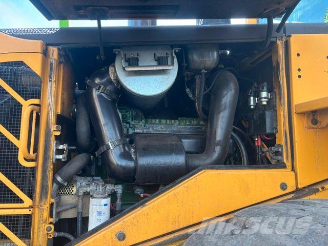 Volvo L120 F لوادر بعجل