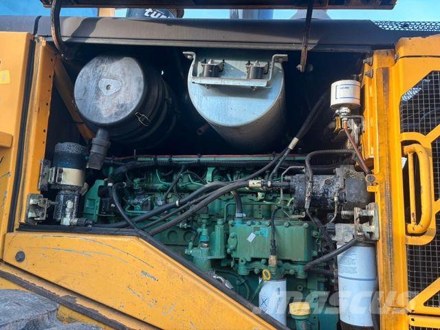Volvo L120 F لوادر بعجل