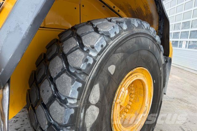Volvo L250G معدات البناء - غير ذلك