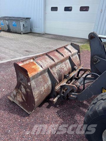 Volvo L30B Pro 4x4 inkl. Schaufel & Gabel Iekrāvēji uz riteņiem