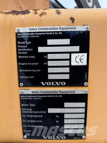 Volvo L30B Pro 4x4 inkl. Schaufel & Gabel Iekrāvēji uz riteņiem