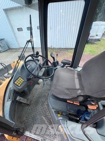 Volvo L30B Pro 4x4 inkl. Schaufel & Gabel Iekrāvēji uz riteņiem