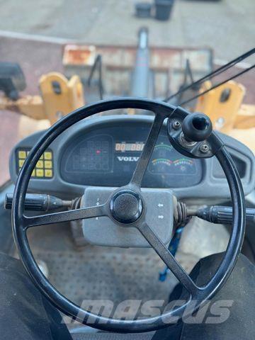 Volvo L30B Pro 4x4 inkl. Schaufel & Gabel Iekrāvēji uz riteņiem