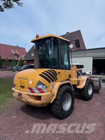 Volvo L30B Pro 4x4 inkl. Schaufel & Gabel Iekrāvēji uz riteņiem