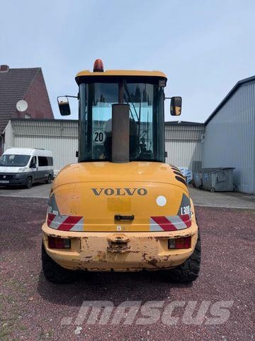 Volvo L30B Pro 4x4 inkl. Schaufel & Gabel Iekrāvēji uz riteņiem