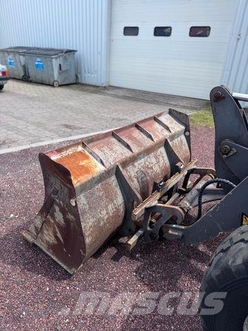 Volvo L30B Pro 4x4 inkl. Schaufel & Gabel Iekrāvēji uz riteņiem