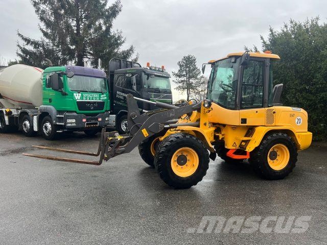 Volvo L30G Radlader