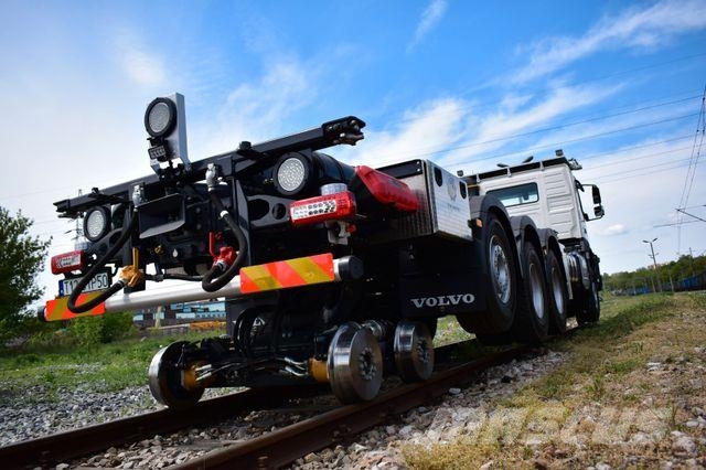 Volvo NEW FMX 8x4 RAIL ROAD SCHIENEN TWO WAY Вантажівки / спеціальні
