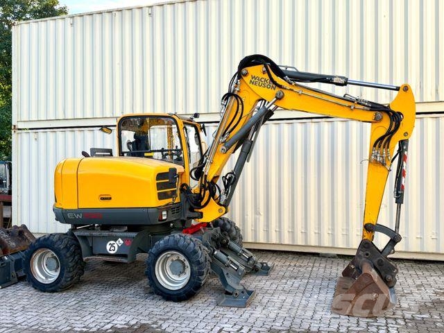 Wacker Neuson EW100 / 2016 BJ / 4.603 H / 3 x Löffel Bagri na kolesih