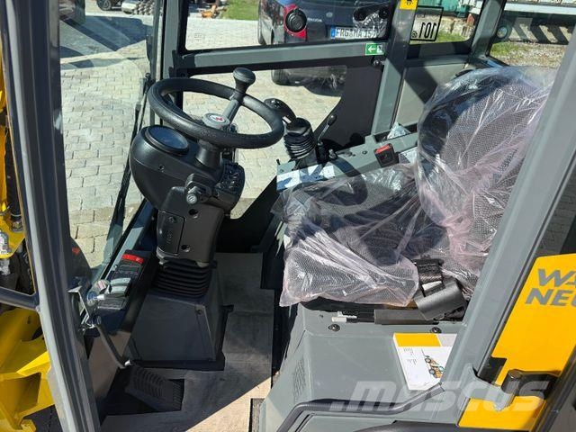 Wacker WL 250 neu Gumikerekes homlokrakodók