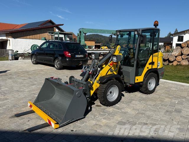 Wacker WL 250 neu Gumikerekes homlokrakodók