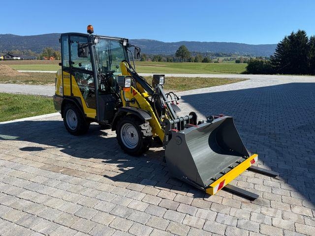 Wacker WL 250 neu Gumikerekes homlokrakodók