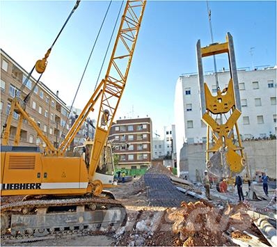 Liebherr HS833HD 履帶式起重機