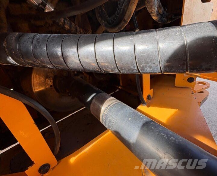 Hyundai HL960AHDXT لوادر بعجل