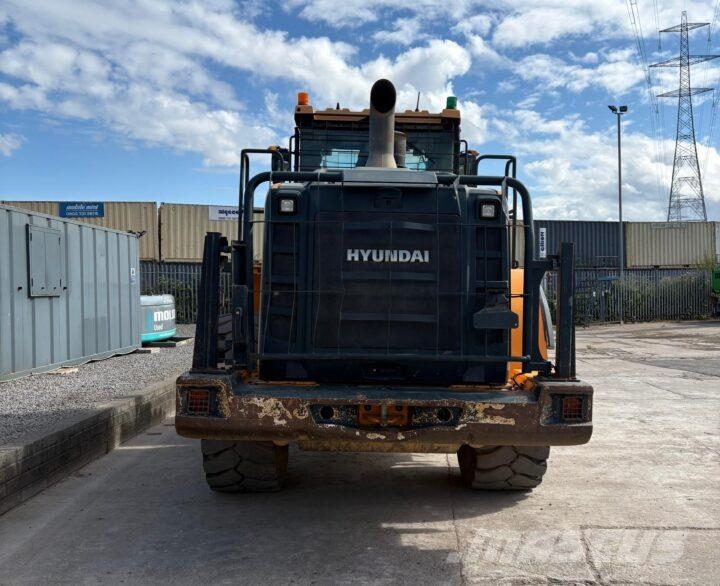 Hyundai HL960AHDXT لوادر بعجل