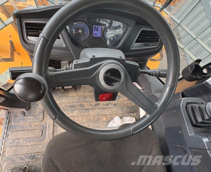 Hyundai HL960AHDXT 輪胎式裝載機