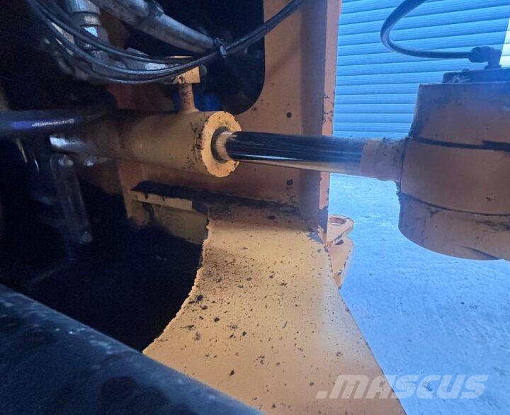Hyundai HL970 لوادر بعجل