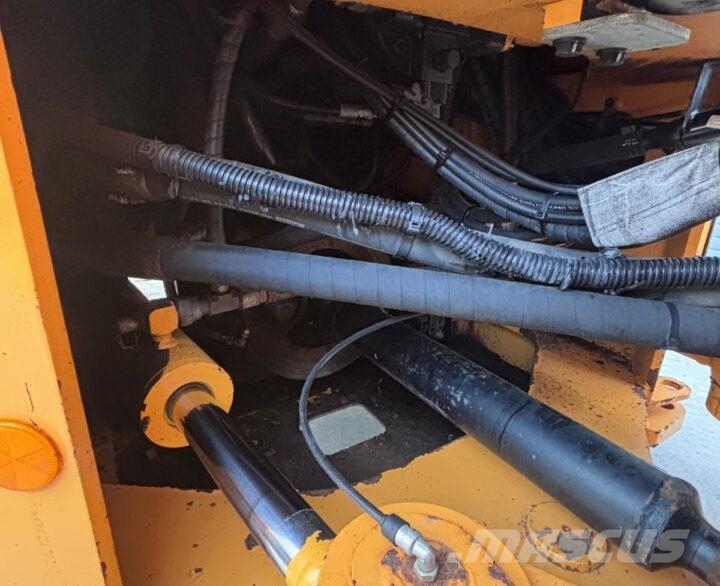 Hyundai HL970 لوادر بعجل