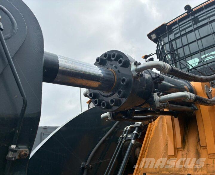 Hyundai HL980A لوادر بعجل
