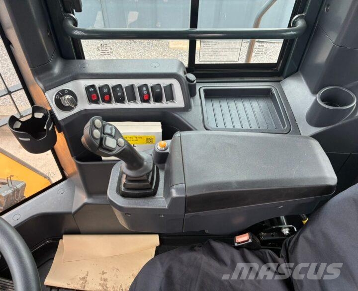 Hyundai HL980A لوادر بعجل