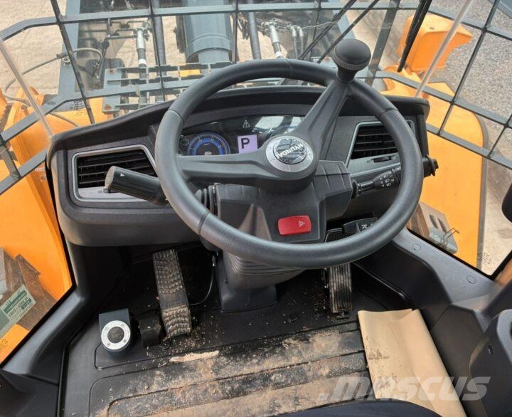 Hyundai HL980A لوادر بعجل