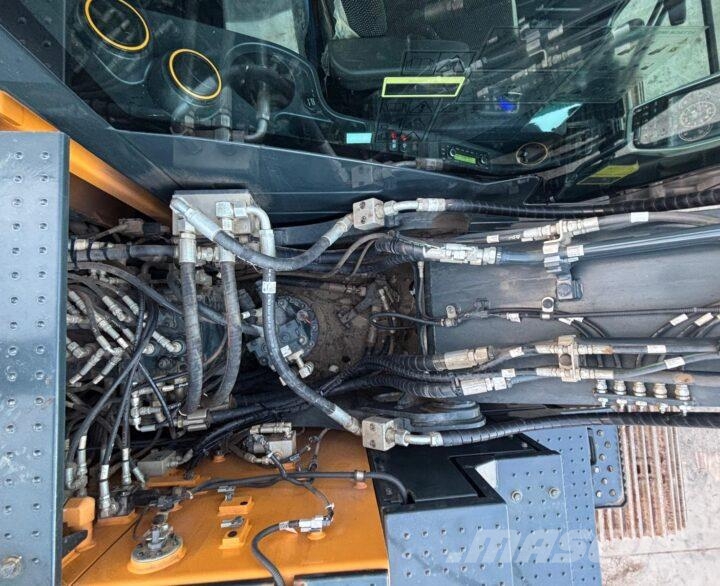 Hyundai HX140L Excavadoras sobre orugas