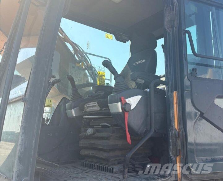 Hyundai HX300L Верижен екскаватор
