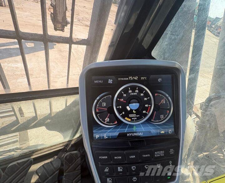 Hyundai HX300L Верижен екскаватор