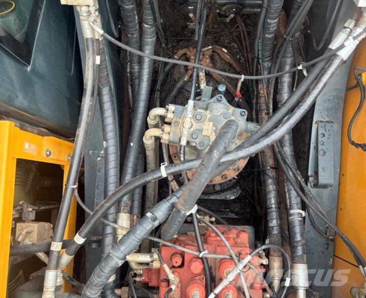 Hyundai HX380AL حفارات زحافة