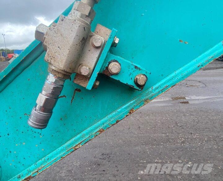 Kobelco SK130LC-11 履带挖掘机