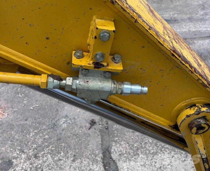 Kobelco SK140SRLC-7 小型挖土機/掘鑿機<7t(小型挖掘機)