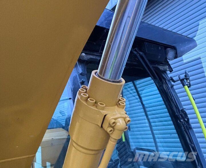 Kobelco SK140SRLC-7 Гусеничные экскаваторы
