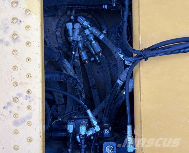 Kobelco SK140SRLC-7 Гусеничные экскаваторы