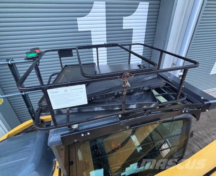 Kobelco SK140SRLC-7 Гусеничные экскаваторы