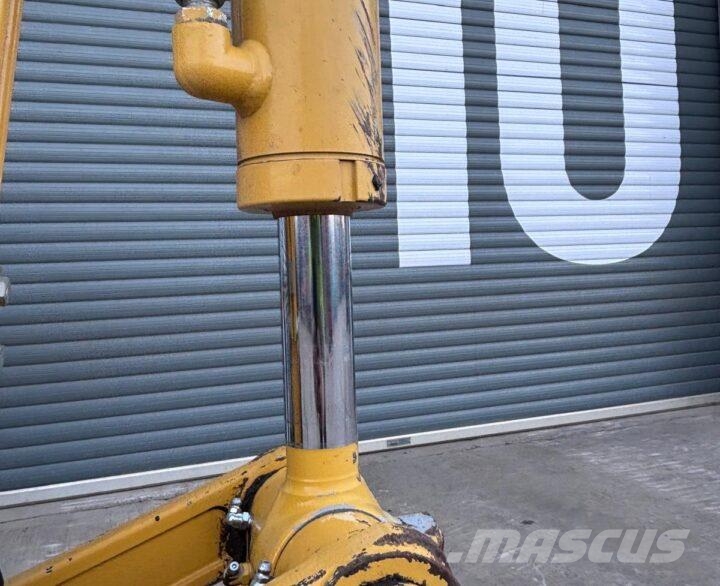 Kobelco SK30SR-6E Miniescavatori