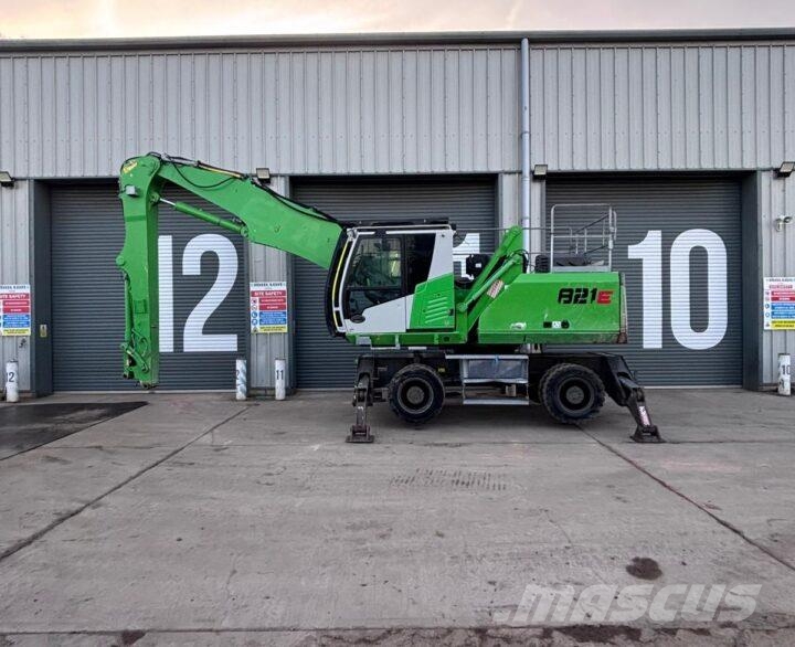 Sennebogen 821E Movimentazione rifiuti