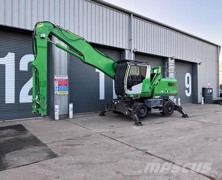 Sennebogen 821E Movimentazione rifiuti