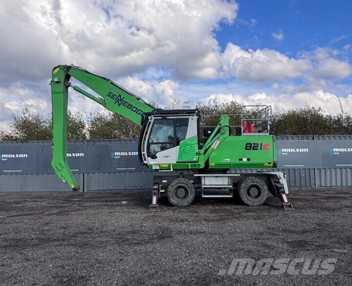 Sennebogen 821E Pelle à déchets