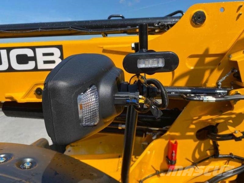JCB TM 320 Телескопічні навантажувачі
