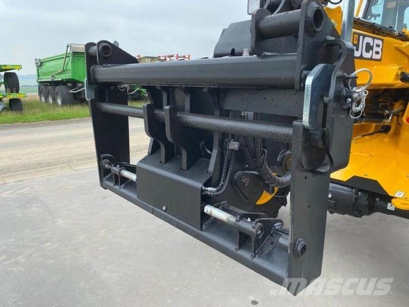 JCB TM 320 S Телескопічні навантажувачі