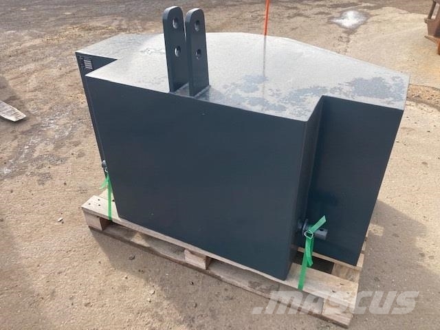 - - - 1500 KG 前配重塊