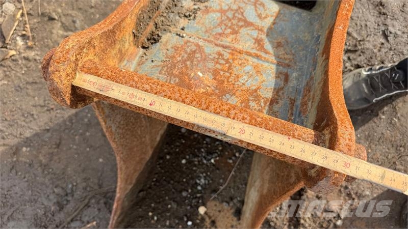 - - - 40 Cm graveskovl - S45 Beslag Žlice