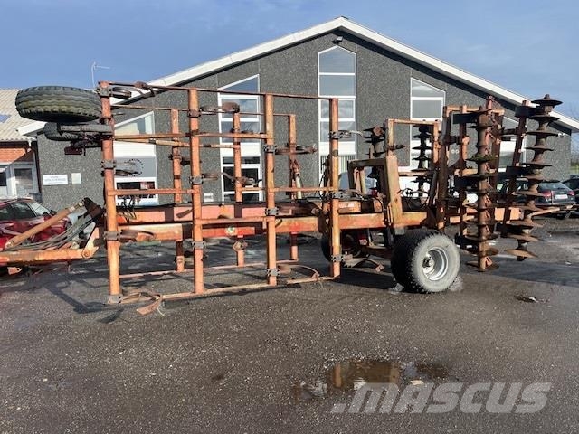 - - - 5m DYBDEHARVE. IKKE SVEJSET NOGEN STEDER. كاسحات