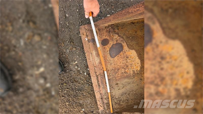 - - - 80 cm bagskovl, har siddet på case 695 Skovle
