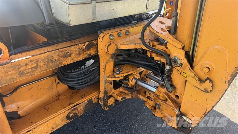 CASE 695 Fin brugt Rendegraver - Case 695SM-4P6 Ekskavaatorlaadurid
