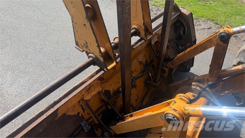 CASE 695 Fin brugt Rendegraver - Case 695SM-4P6 Ekskavaatorlaadurid