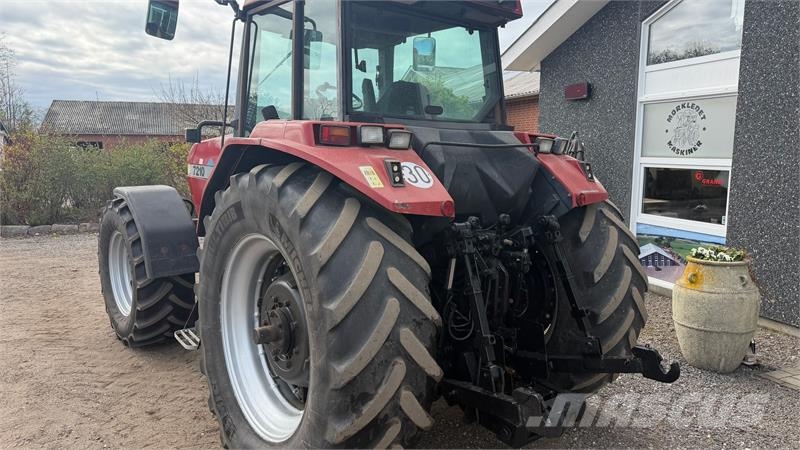 Case IH Magnum 7210 PRO Tractors