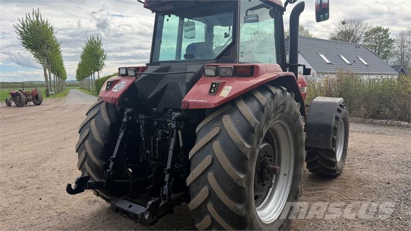 Case IH Magnum 7210 PRO Tractors