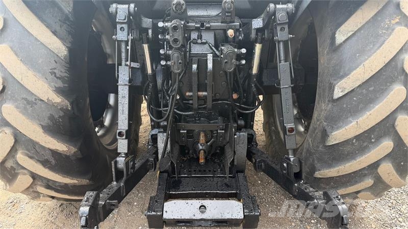 Case IH Magnum 7210 PRO Tractors